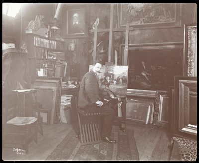Künstler bei der Arbeit an einem Gemälde, 1907 von Byron Company